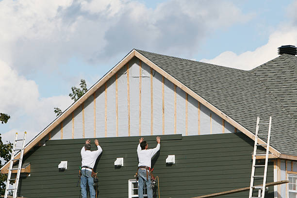 Professional Siding technician working in Swansea, IL